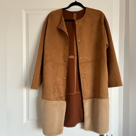 Tan Zara overcoat with faux fur bottom. Size small - Picture 1 of 2